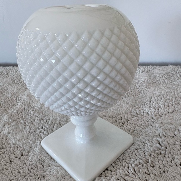 VINTAGE Milk Glass Ball Vase Westmoreland Ivy English Hobnail Pedestal NO FLAWS! - Picture 5 of 14